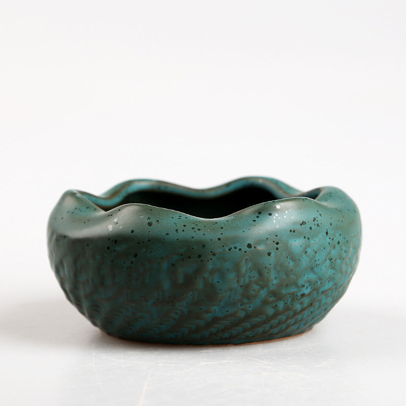 Large Ceramic Ashtray – Creative, Modern & Display-Ready