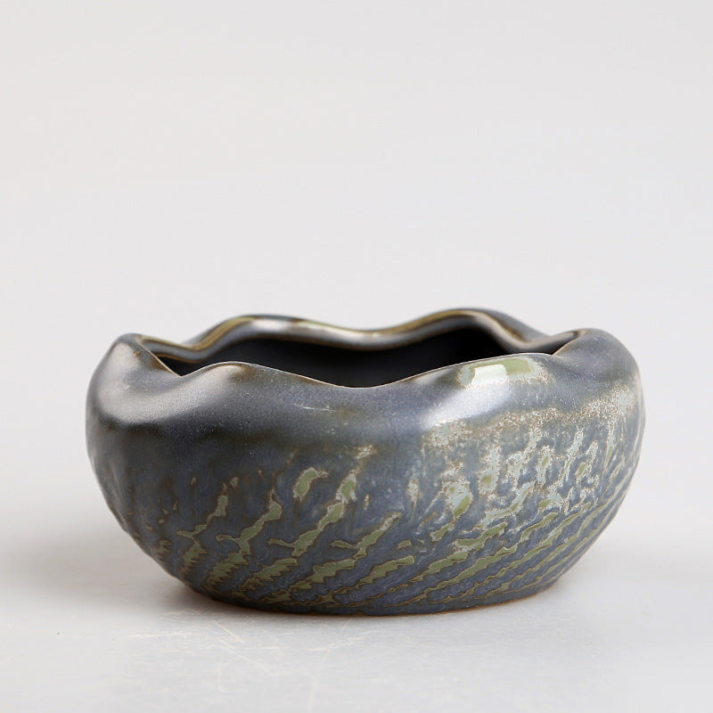 Large Ceramic Ashtray – Creative, Modern & Display-Ready