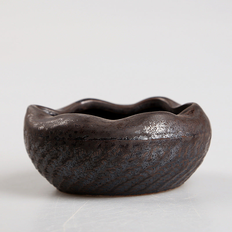 Large Ceramic Ashtray – Creative, Modern & Display-Ready