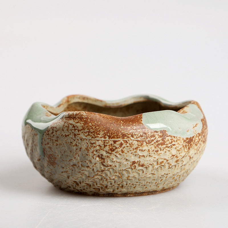 Large Ceramic Ashtray – Creative, Modern & Display-Ready